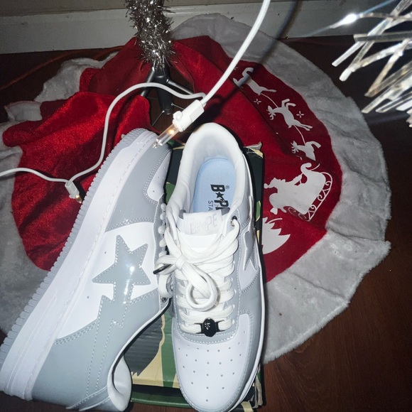 Hi I have Sliver & White Bape Bathing Ape Shoes Size 10 - Picture 6 of 12